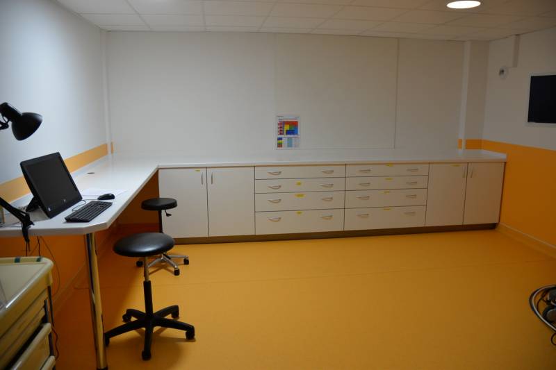 AMÉNAGEMENT DE MOBILIER EN MILIEU HOSPITALIER