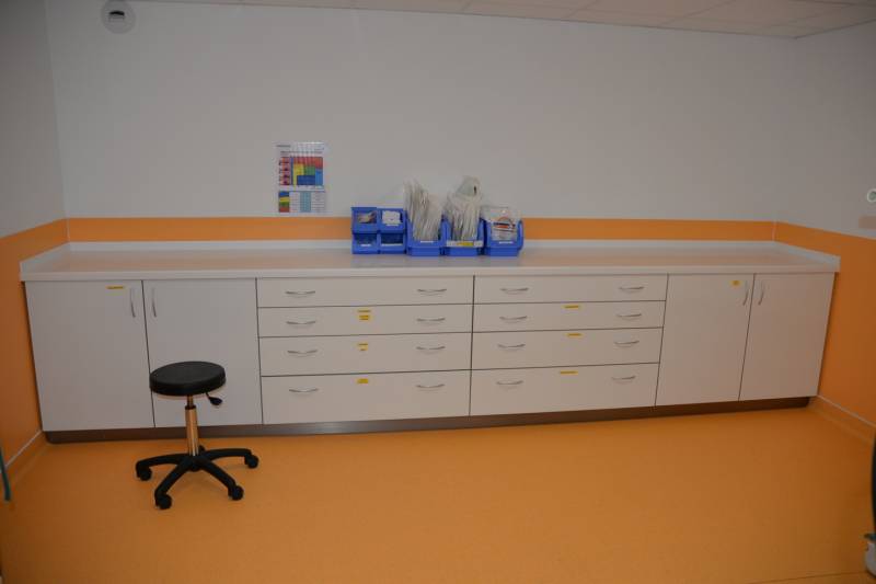 AMÉNAGEMENT DE MOBILIER EN MILIEU HOSPITALIER